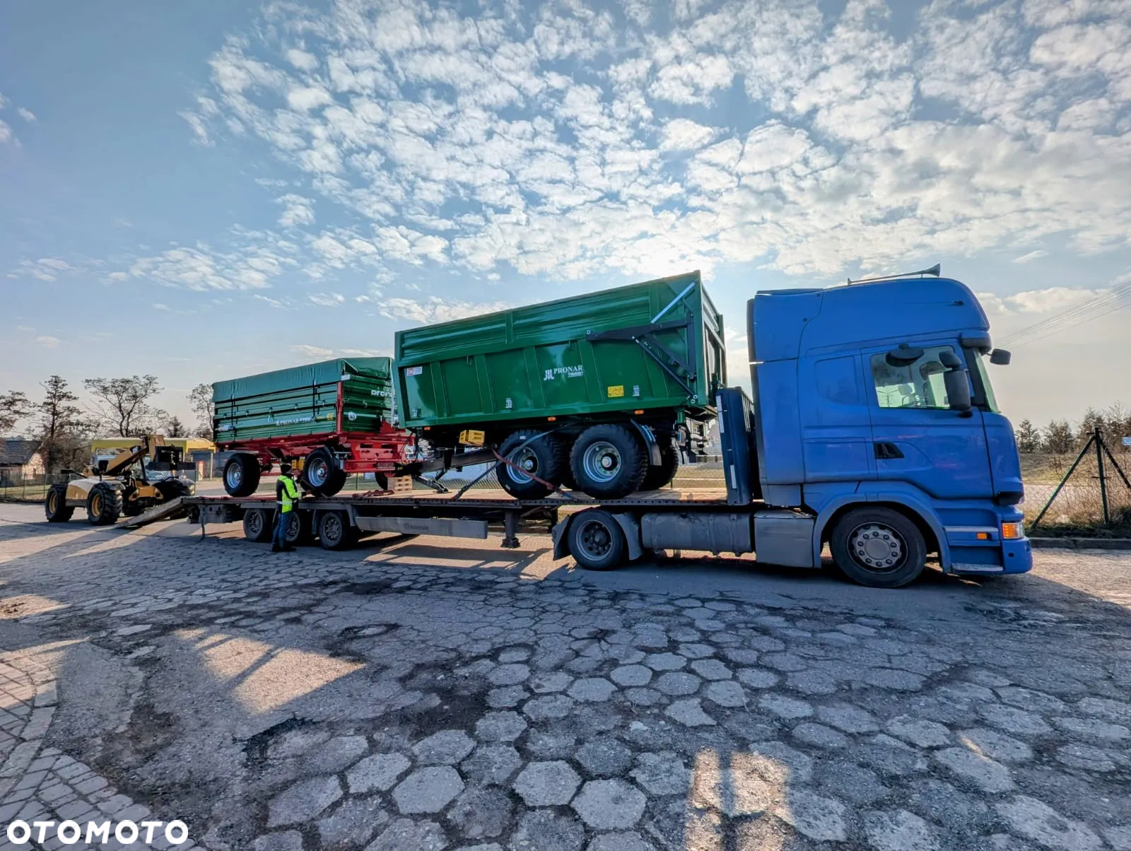 Pronar T669/1 tylny i boczny wywrot - 2