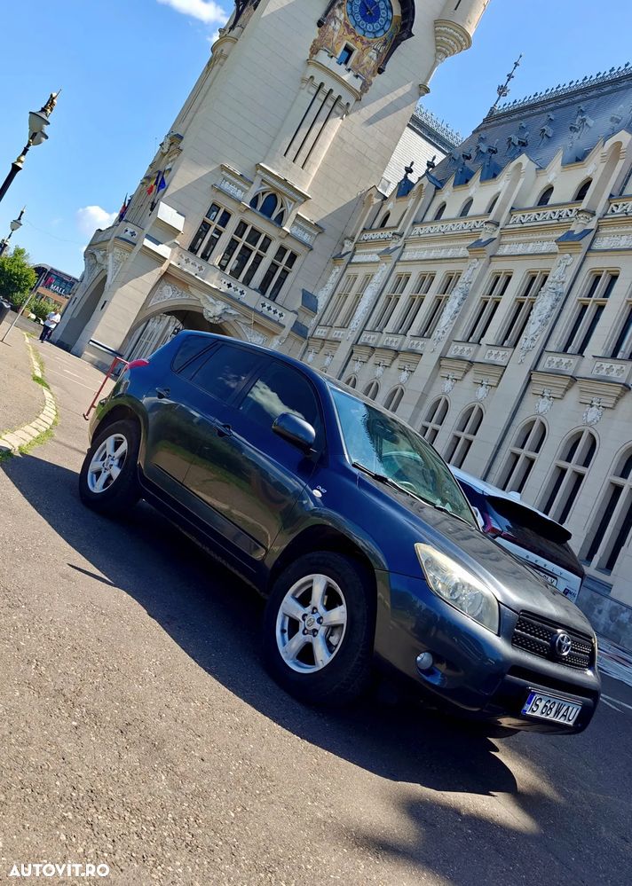 Toyota RAV4 - 2