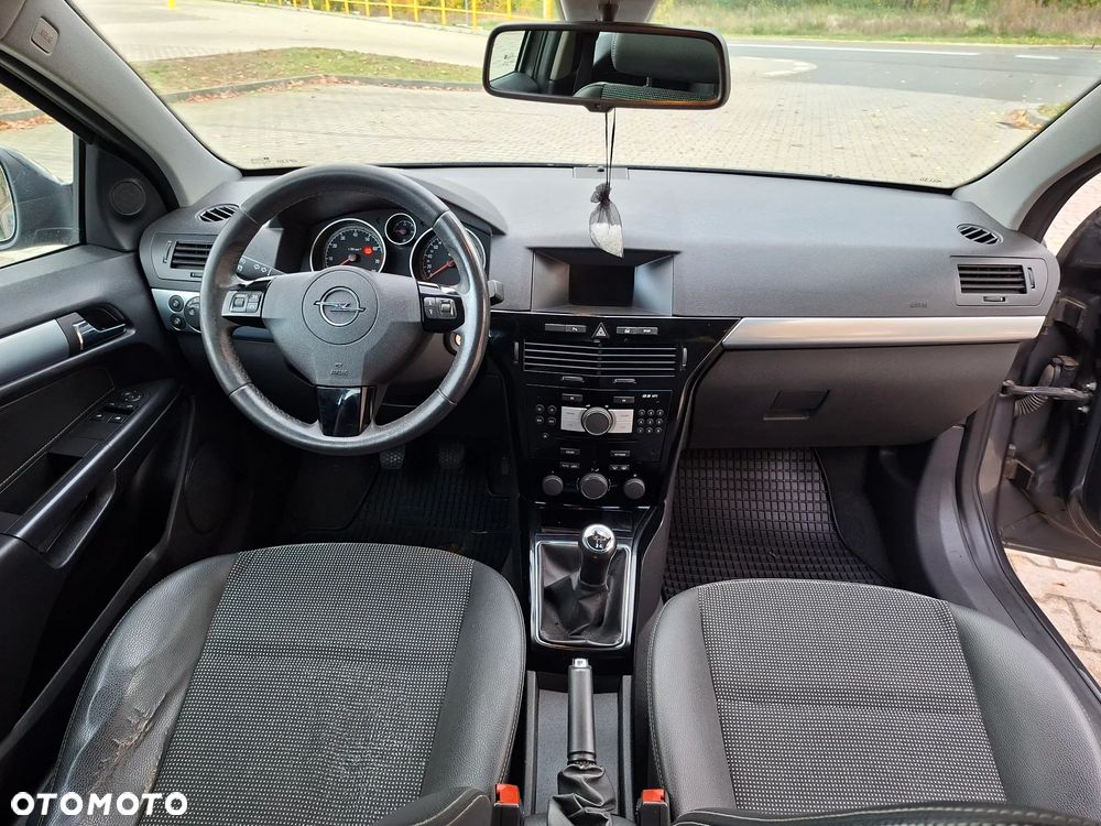 Opel Astra 1.6 Sport - 20