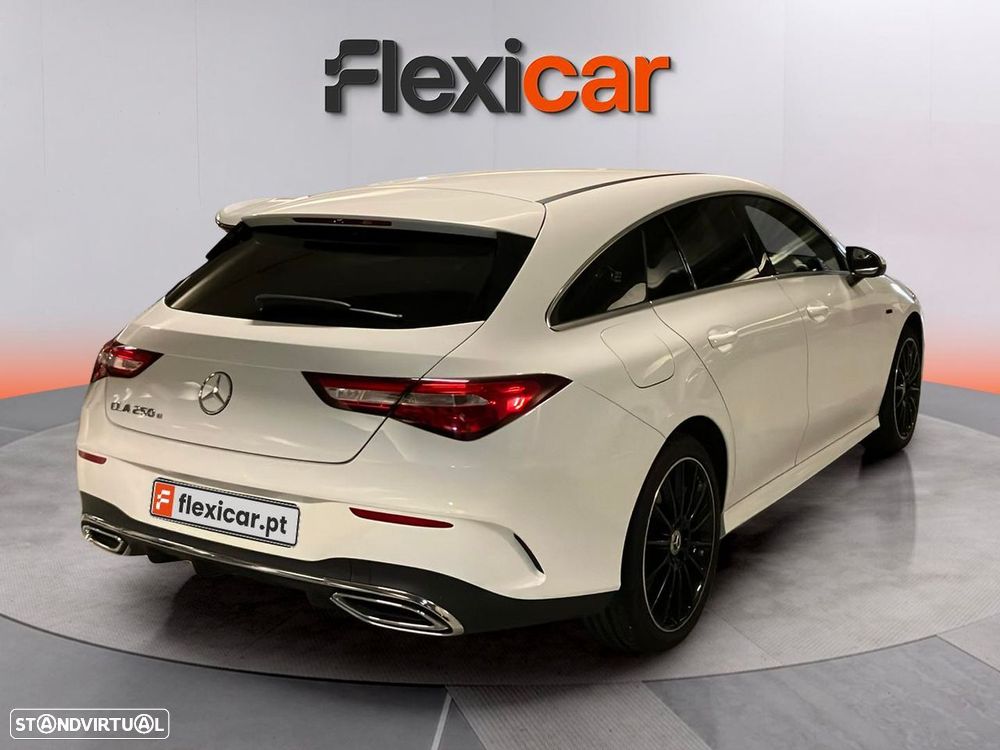 Mercedes-Benz CLA 250 e Shooting Brake AMG Line - 4