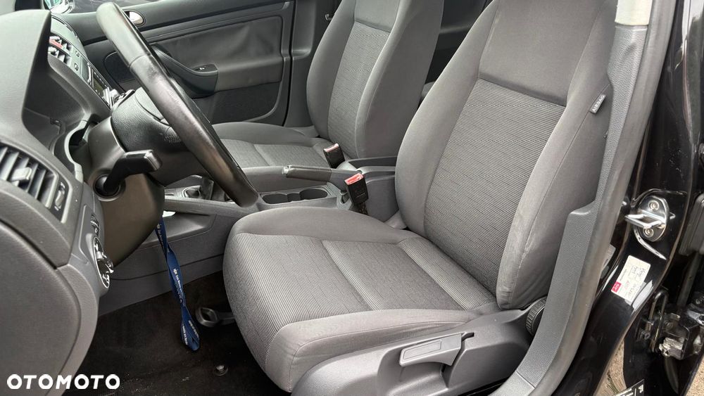 Volkswagen Golf 1.6 FSI Tour Edition - 17