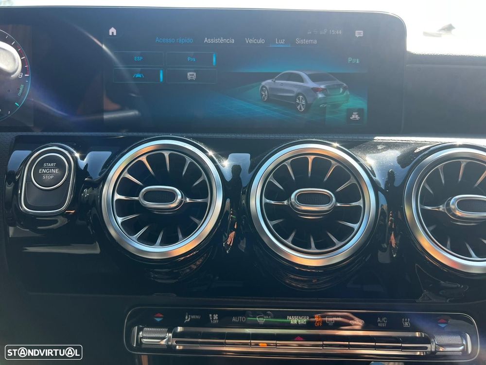 Mercedes-Benz A 250 Limousine e AMG Line - 38