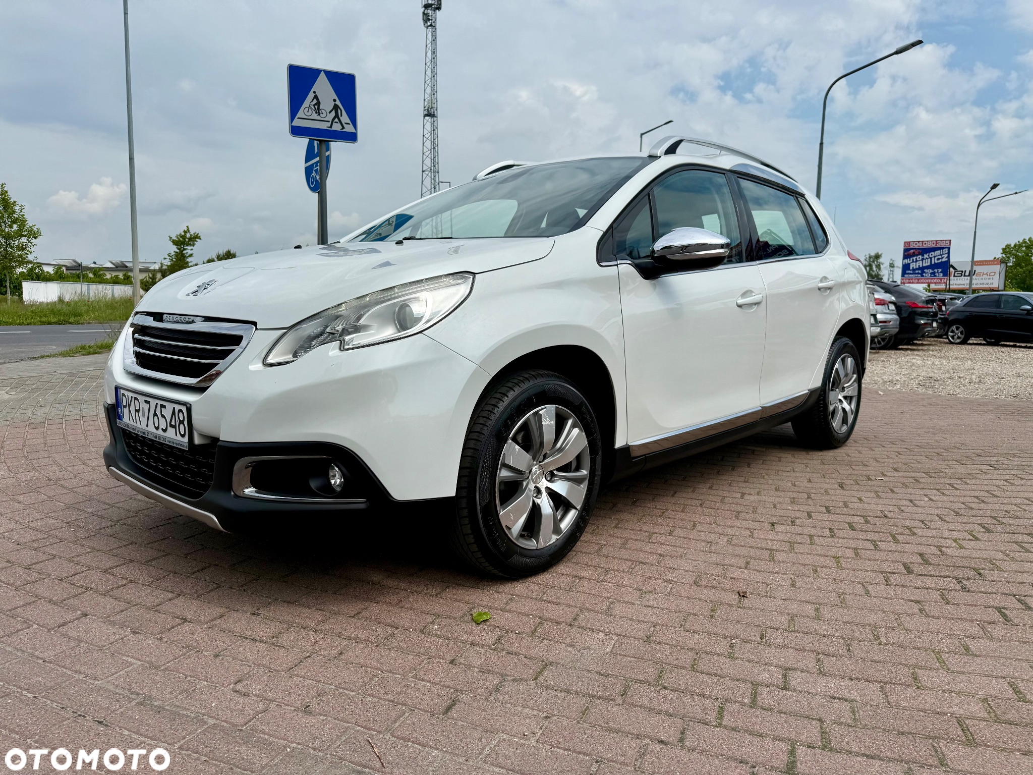 Peugeot 2008 1.6 e-HDi Allure S&S - 23
