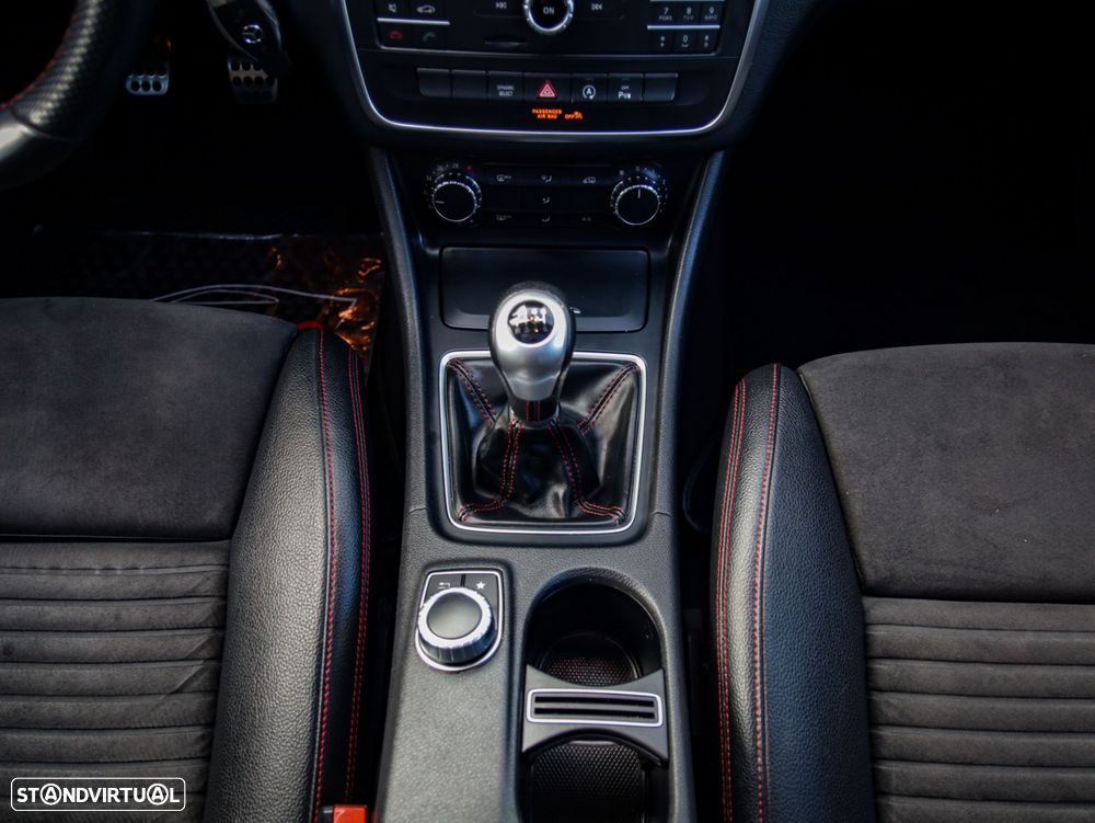 Mercedes-Benz CLA 200 d Shooting Brake AMG Line - 34