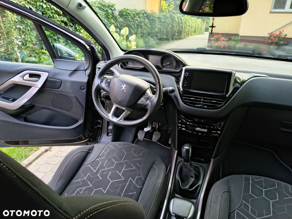Peugeot 2008 1.2 Pure Tech Active S&S - 8