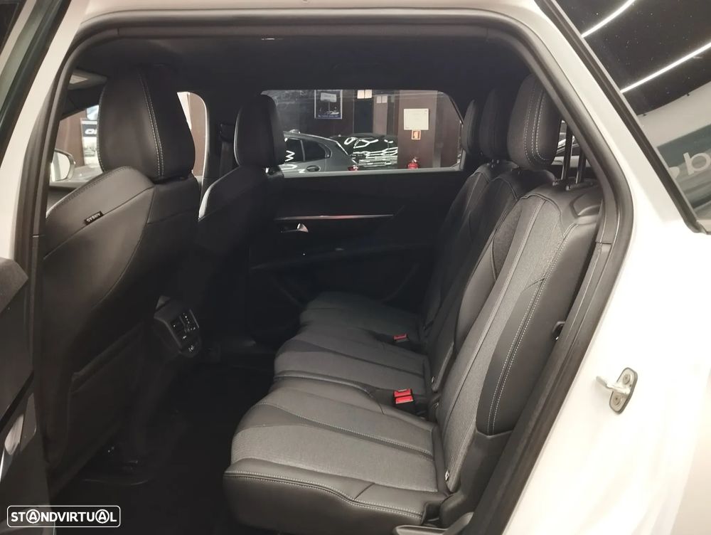 Peugeot 5008 1.2 PureTech Allure EAT8 - 14