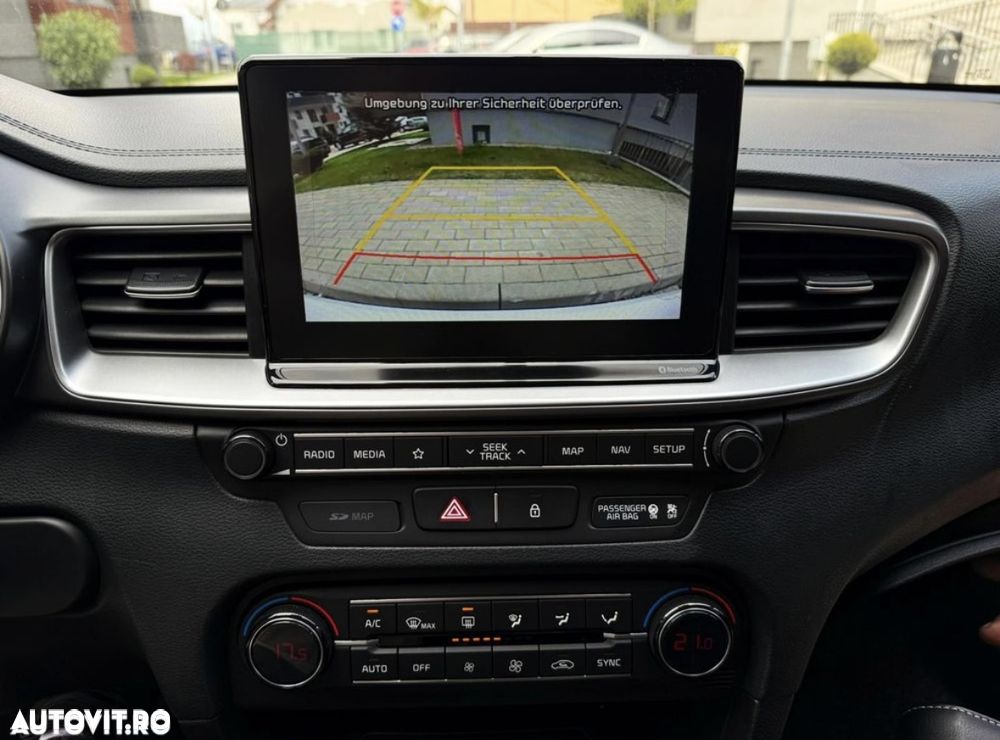 Kia Ceed - 9