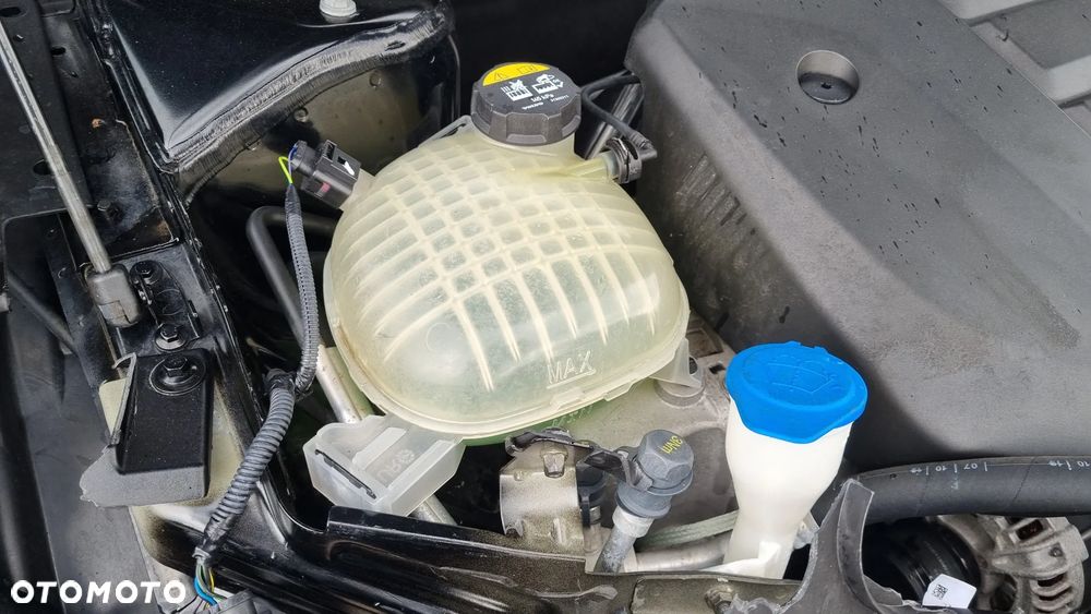 Volvo XC 40 T3 Geartronic Momentum Pro - 25