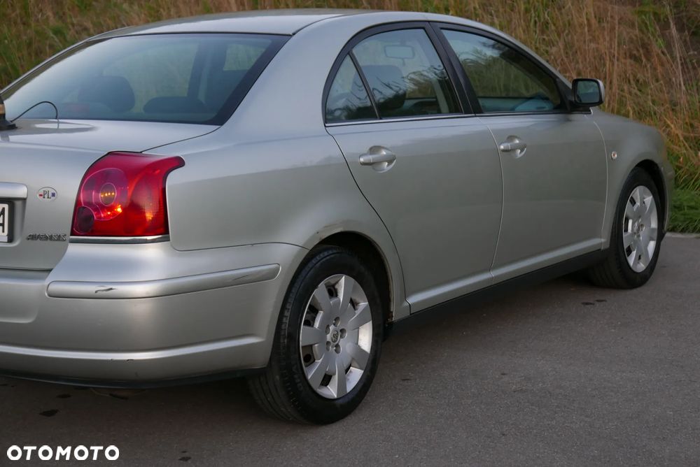 Toyota Avensis - 26