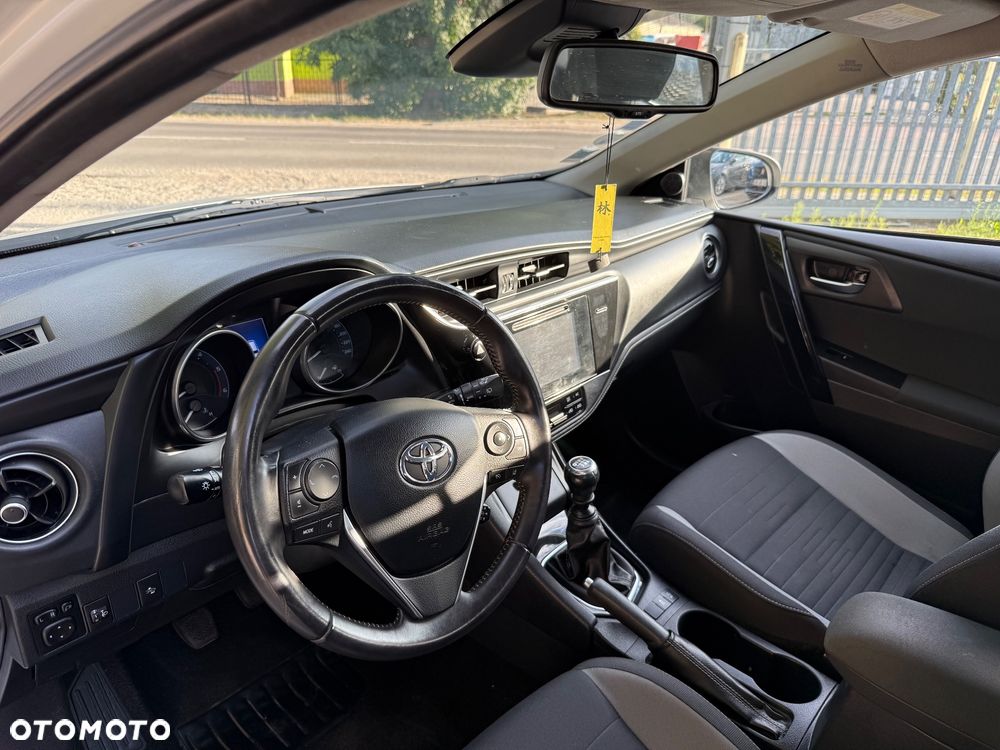 Toyota Auris 1.6 D-4D Executive - 14
