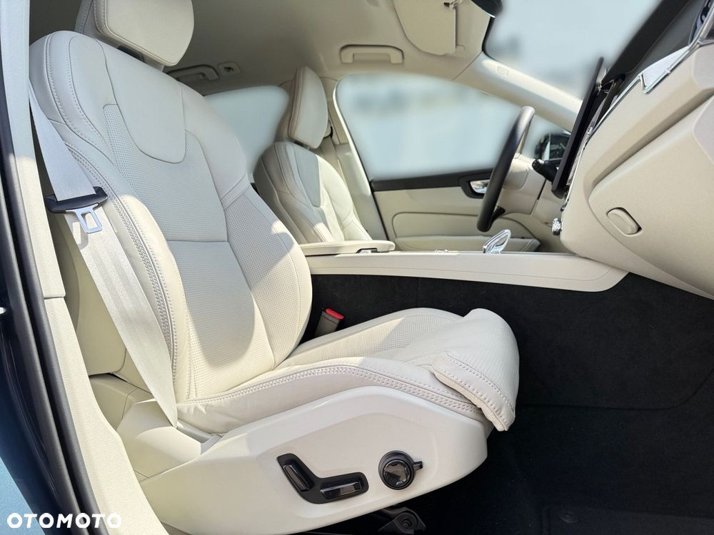 Volvo XC 60 - 25