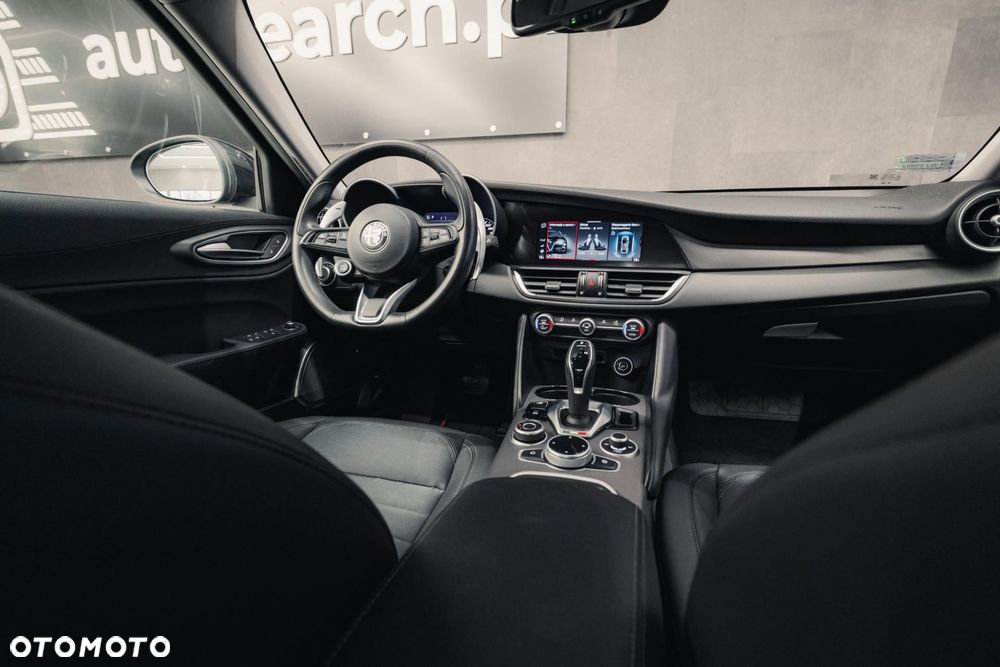 Alfa Romeo Giulia 2.0 Turbo Business - 17