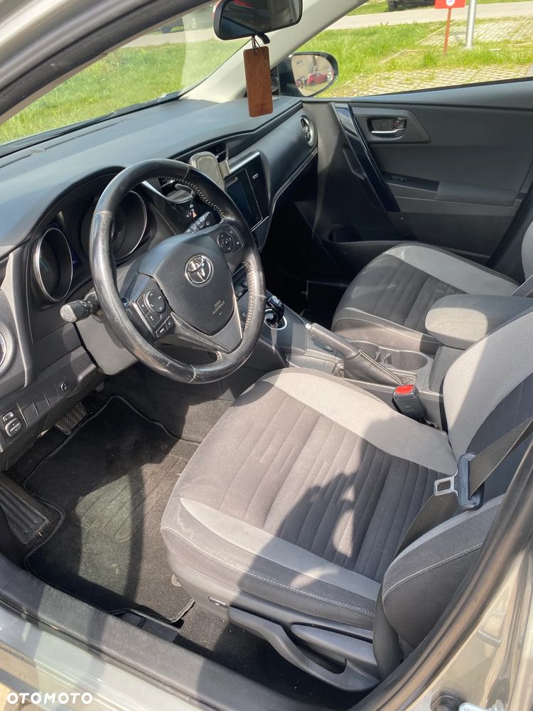 Toyota Auris - 10