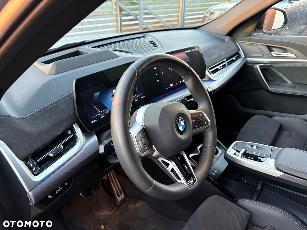 BMW iX2 xDrive30 66.5kWh M Sport Edition - 16