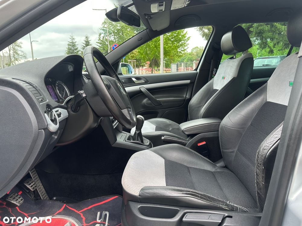 Skoda Octavia 2.0 TDI CR DPF RS - 19