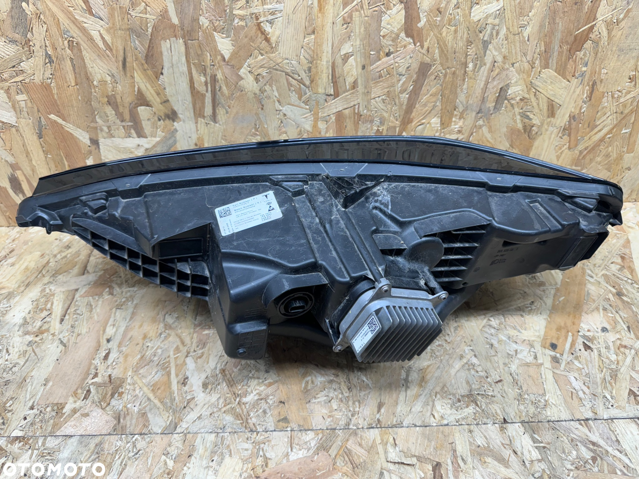 Przednia prawa lampa tesla s plaid full led - 2