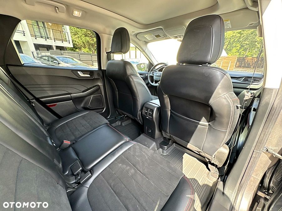 Ford Escape 2.0 EcoBoost AWD Titanium - 24