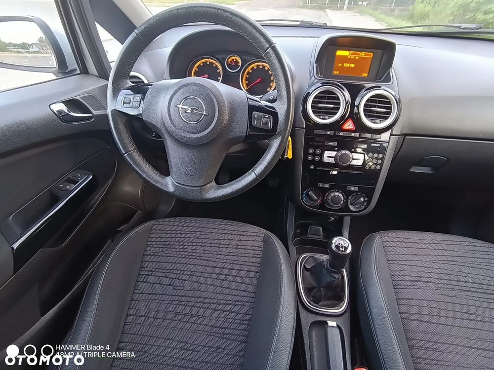 Opel Corsa 1.2 16V Cosmo - 16