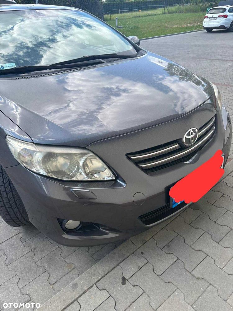 Toyota Corolla - 1