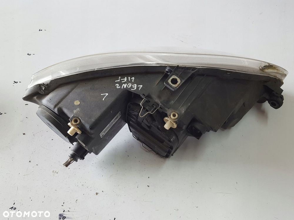 SEAT LEON 2 II LIFT 09-12r LAMPA LEWA PRZÓD ANGLIK - 5