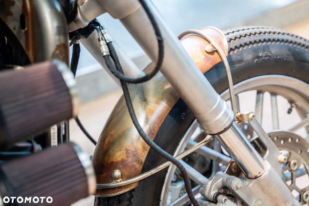Harley-Davidson Sportster Roadster 1200R - 15