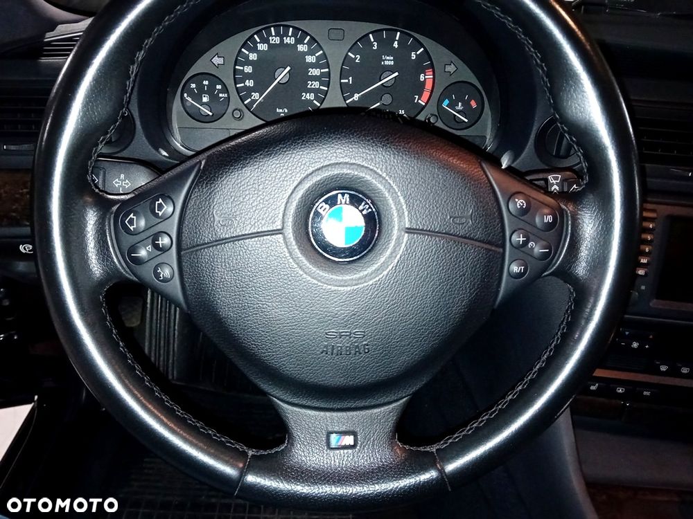 BMW Seria 7 735i L - 17