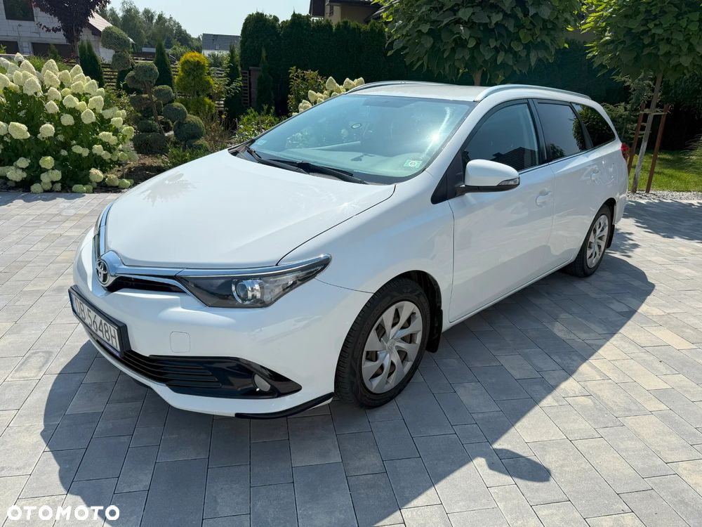 Toyota Auris 1.6 D-4D Dynamic - 1