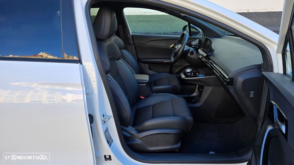 MG MG4 64 kWh Luxury - 46