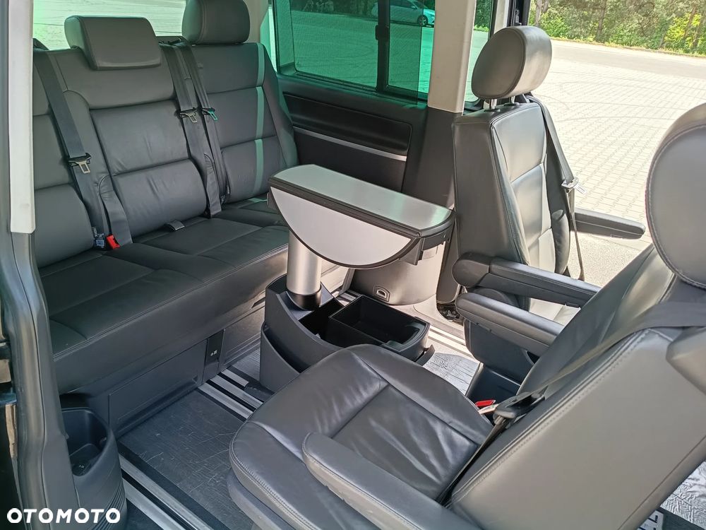 Volkswagen Multivan - 13