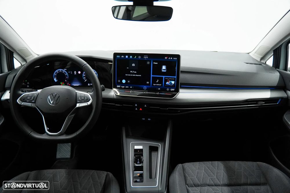 VW Golf 1.5 eTSI Urban DSG - 17