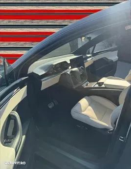 Tesla Model X Plaid - 5