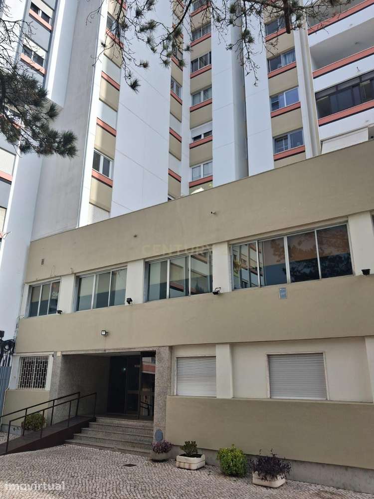 Apartamento T2 na Avenida Carolina Michaelis Linda a Velha - Grande imagem: 2/14