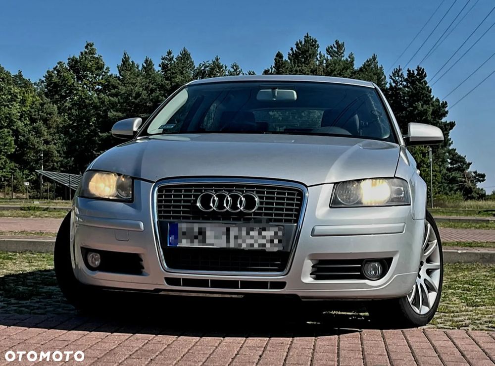 Audi A3 3-drzwiowe 1.6 FSI Attraction - 3