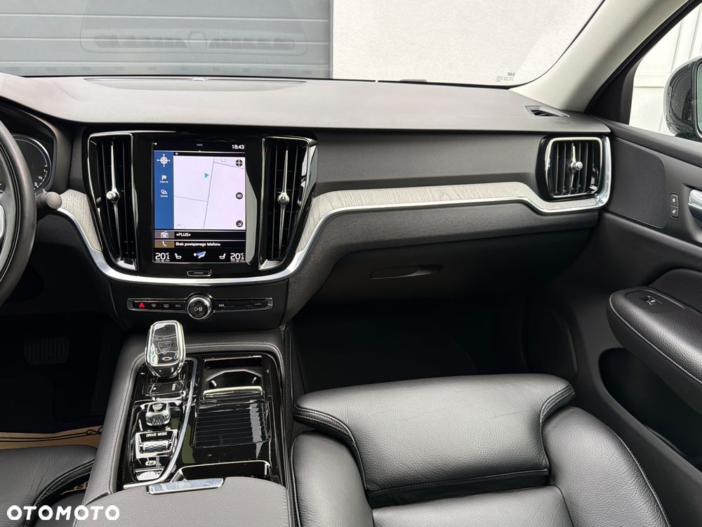 Volvo S60 T8 Twin Engine AWD Geartronic Inscription - 8