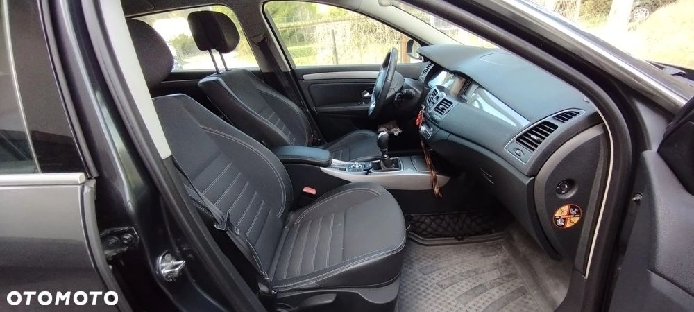 Renault Laguna 2.0 dCi Tech Run - 9
