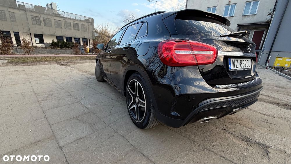 Mercedes-Benz GLA - 14