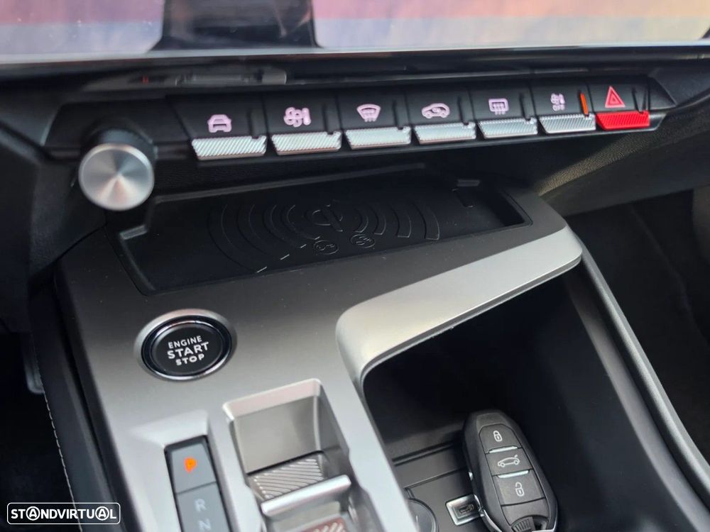 Peugeot 308 1.6 Hybrid Allure Pack e-EAT8 - 18