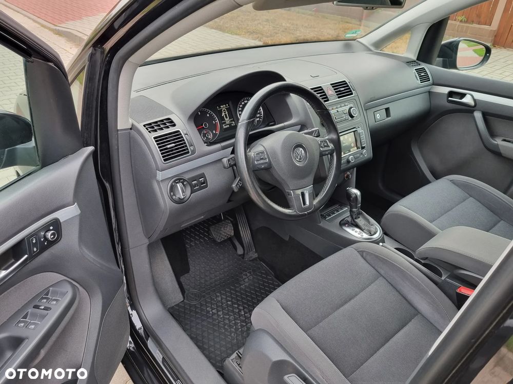 Volkswagen Touran 2.0 TDI DPF DSG STYLE - 10