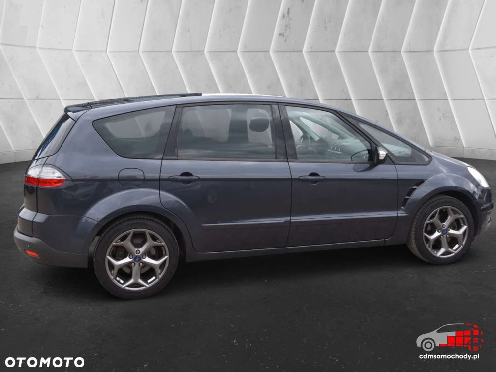 Ford S-Max - 11