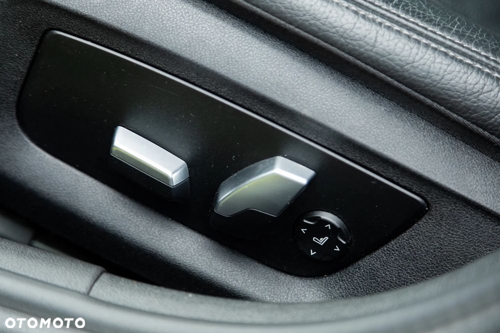 BMW Seria 5 530e - 18