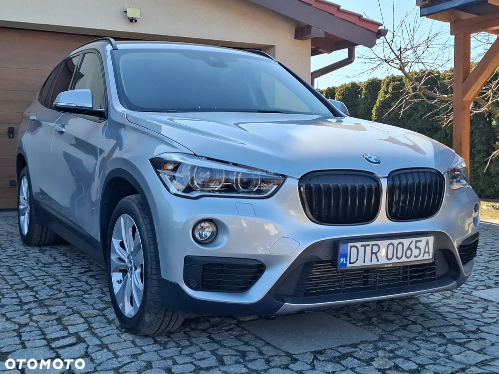 BMW X1 xDrive20i - 1
