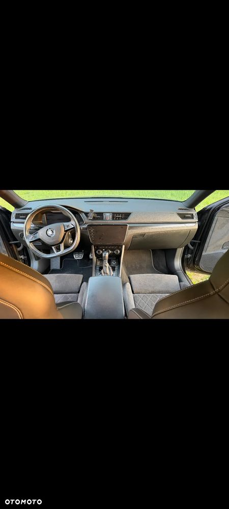 Skoda Superb 2.0 TDI SCR Sportline DSG - 9
