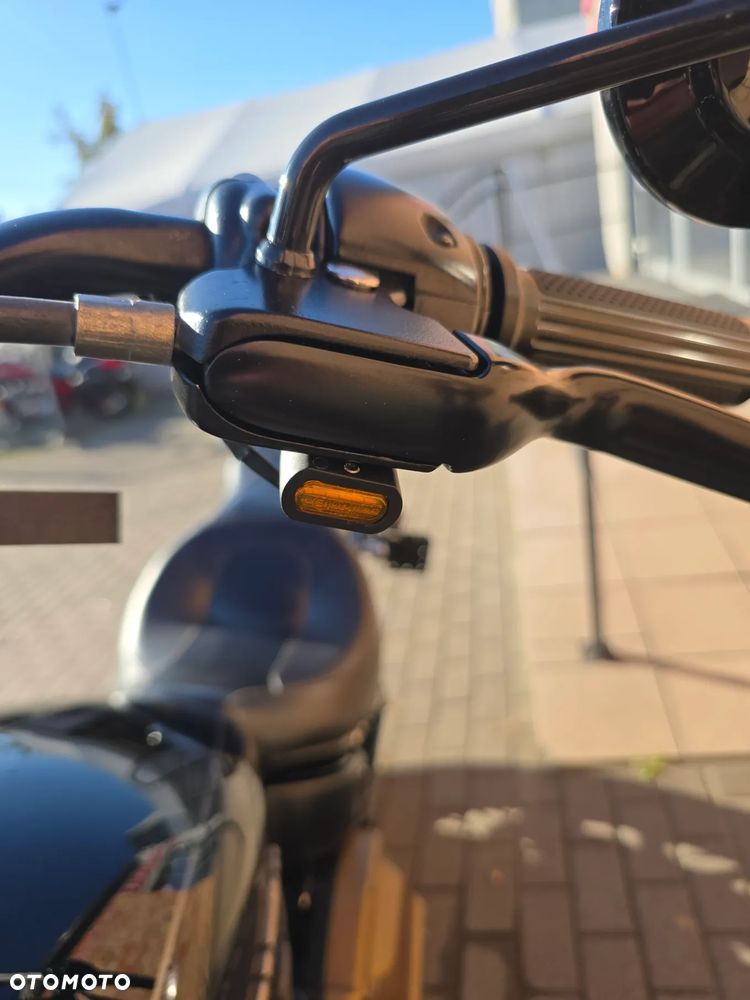 Harley-Davidson Softail Street Bob - 16