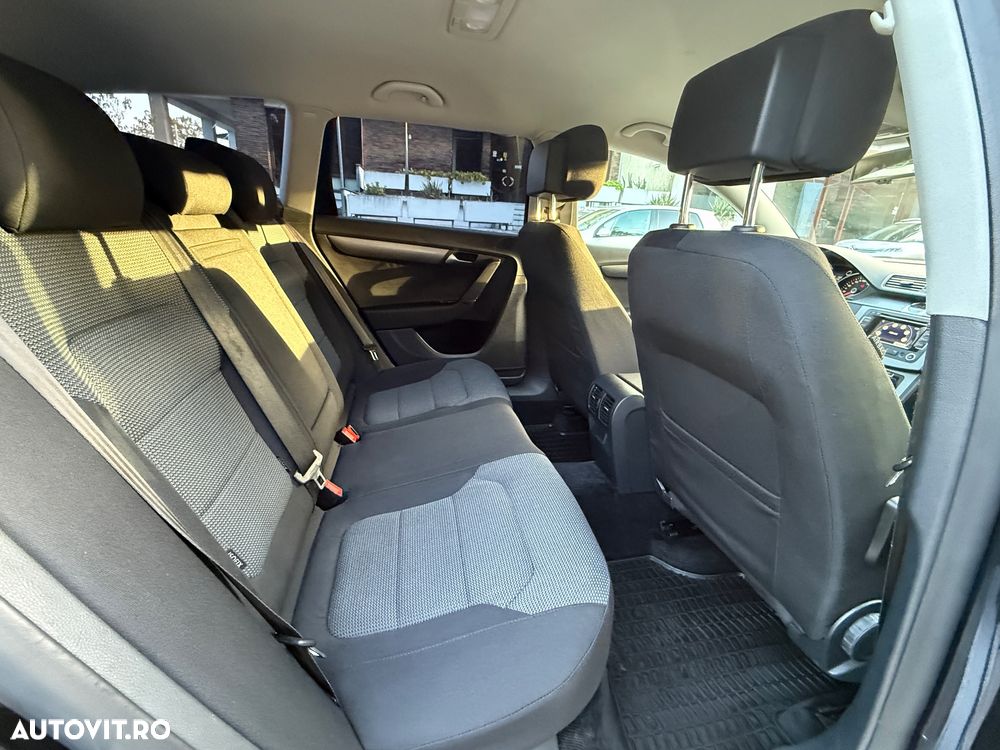 Volkswagen Passat 1.6 TDI BlueMotion Technology Comfortline - 16