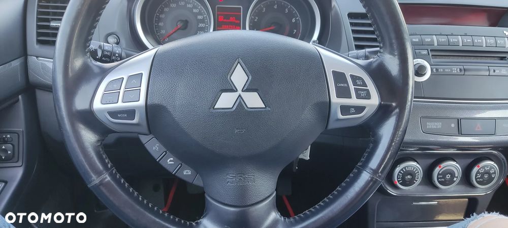 Mitsubishi Lancer 1.8 Intense - 12