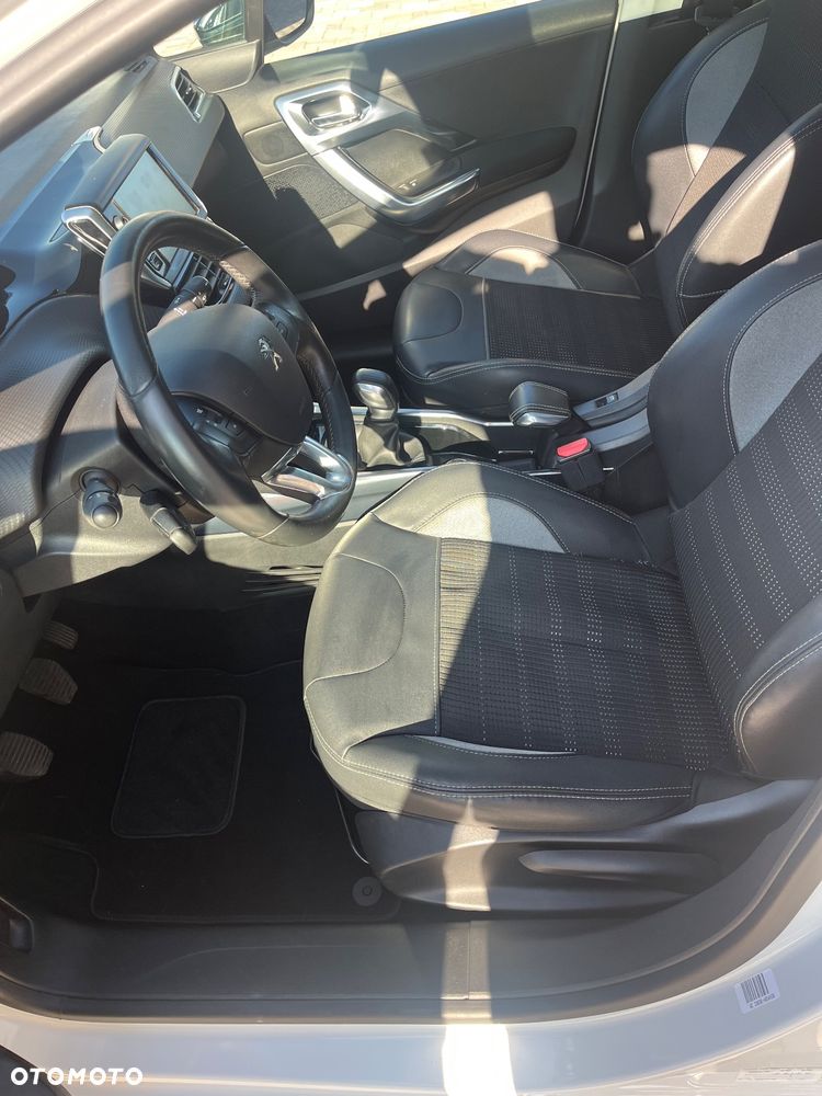 Peugeot 2008 1.6 VTi Allure - 18
