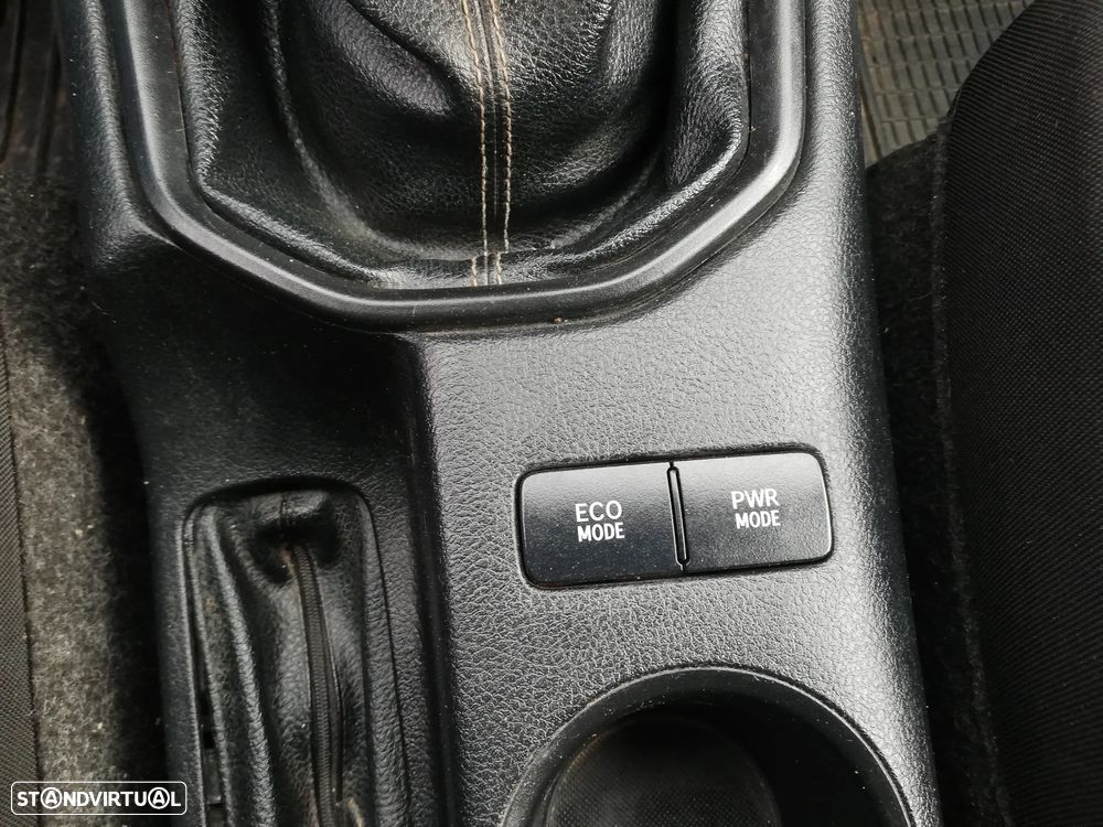 Toyota Hilux 2.4 D-4D Xtra-Cab 4WD - 19