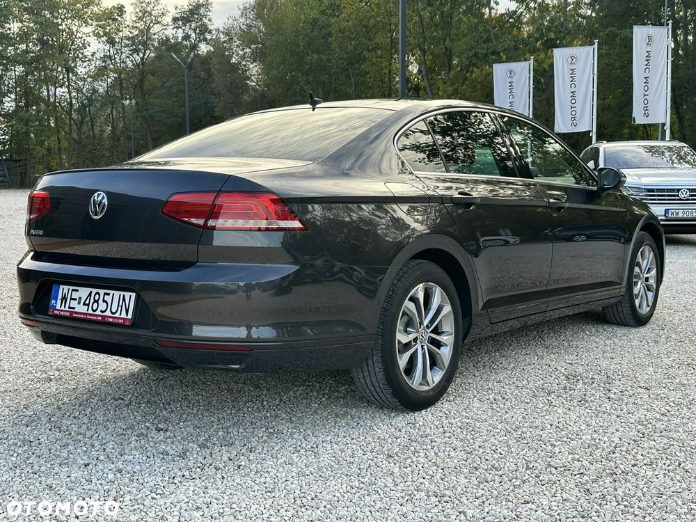 Volkswagen Passat - 8