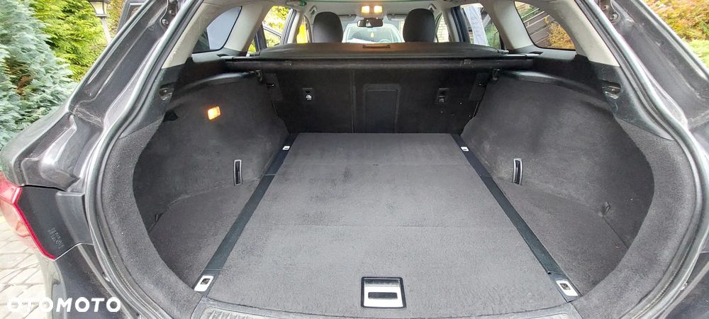 Toyota Avensis 2.0 D-4D Premium - 9