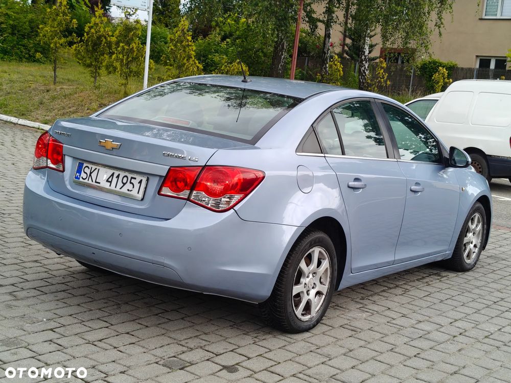Chevrolet Cruze 2.0 LS - 10